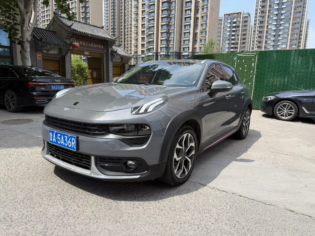 Lynk & Co 02