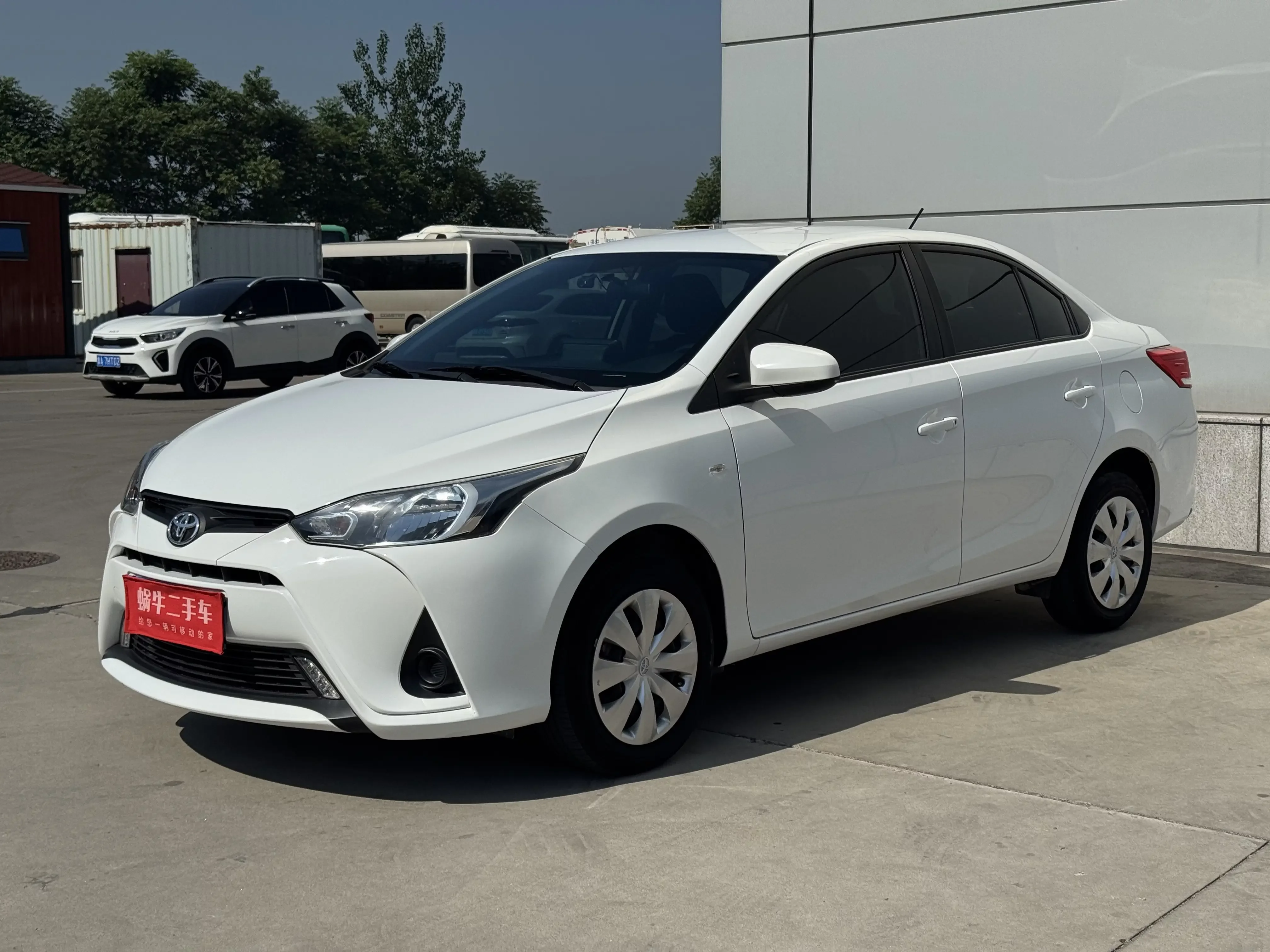 Toyota YARiS L Enjoy  из Китая
