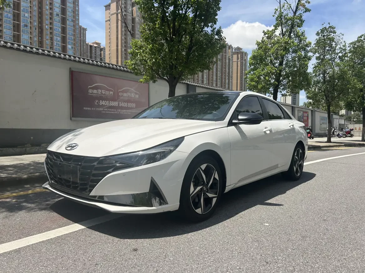 Hyundai Elantra