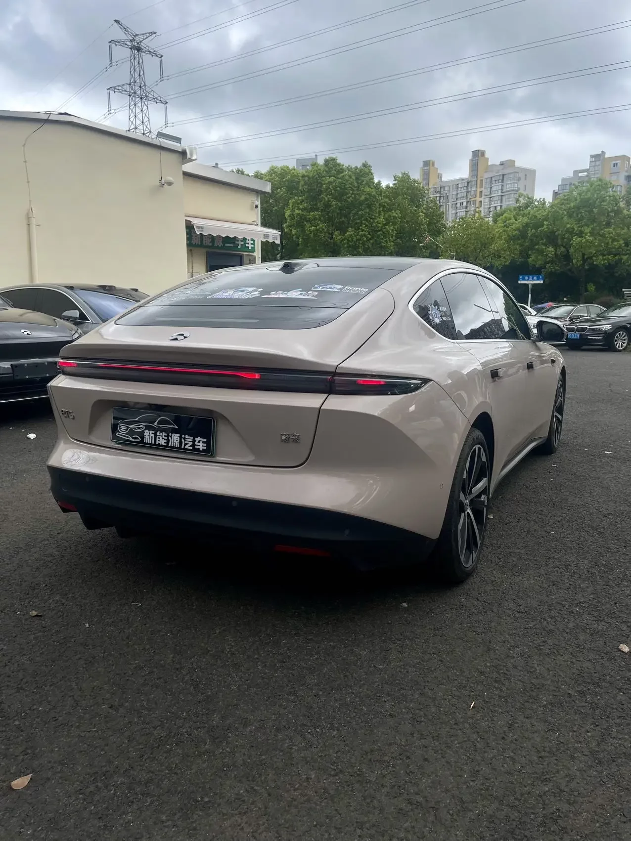 NIO ET5