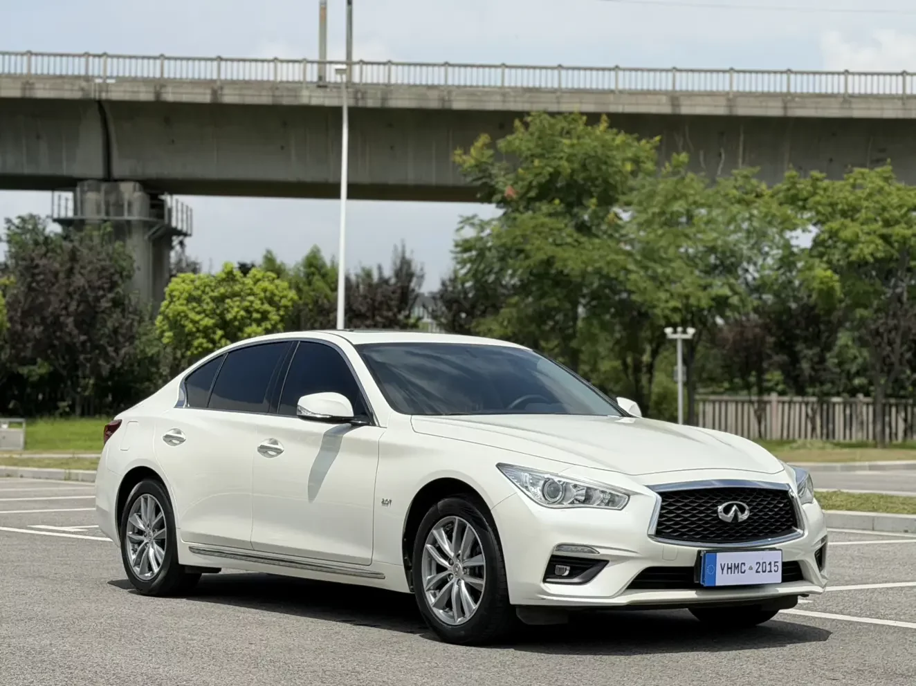 Infiniti Q50L