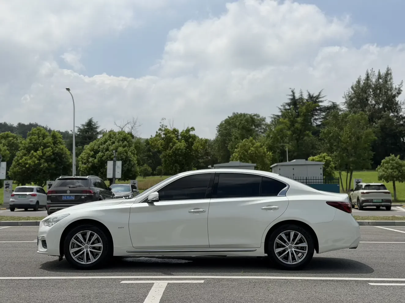Infiniti Q50L