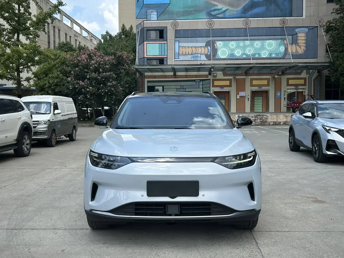 Leapmotor Zero running C11