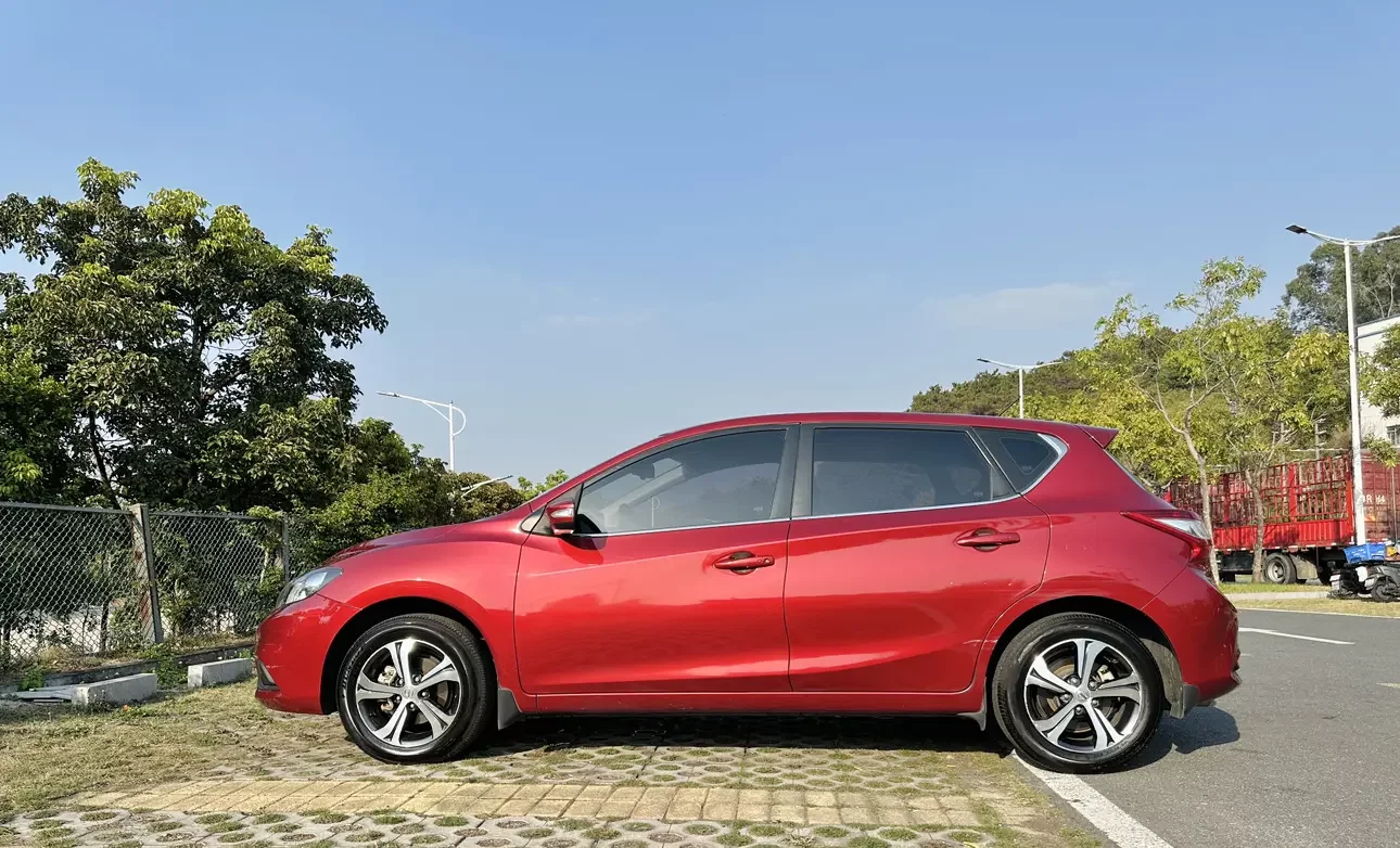 Nissan Tiida