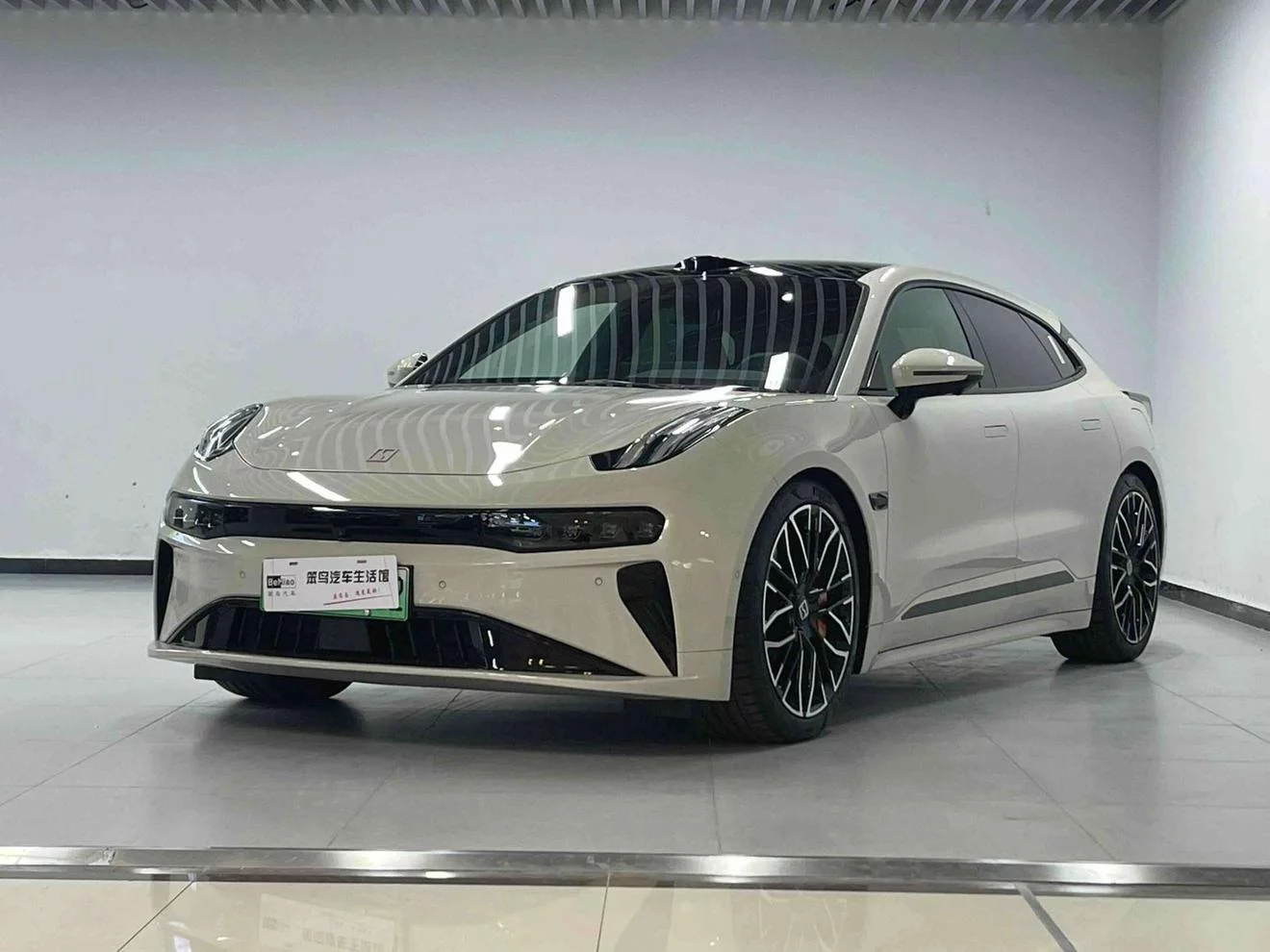 ZEEKR 001