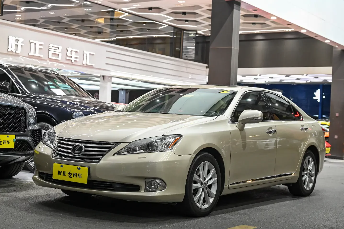 Lexus ES