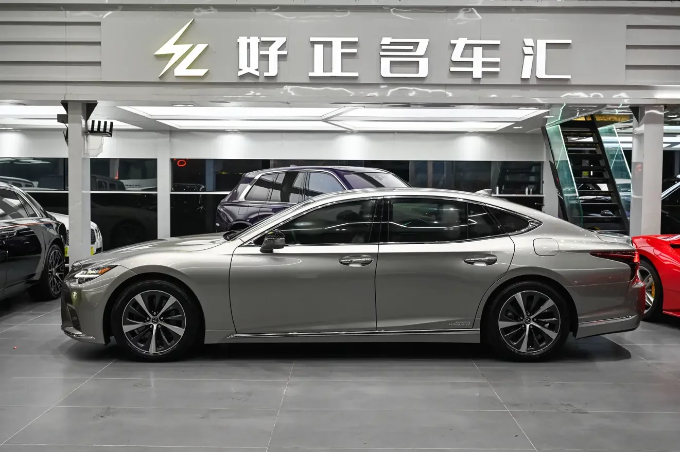 Lexus LS
