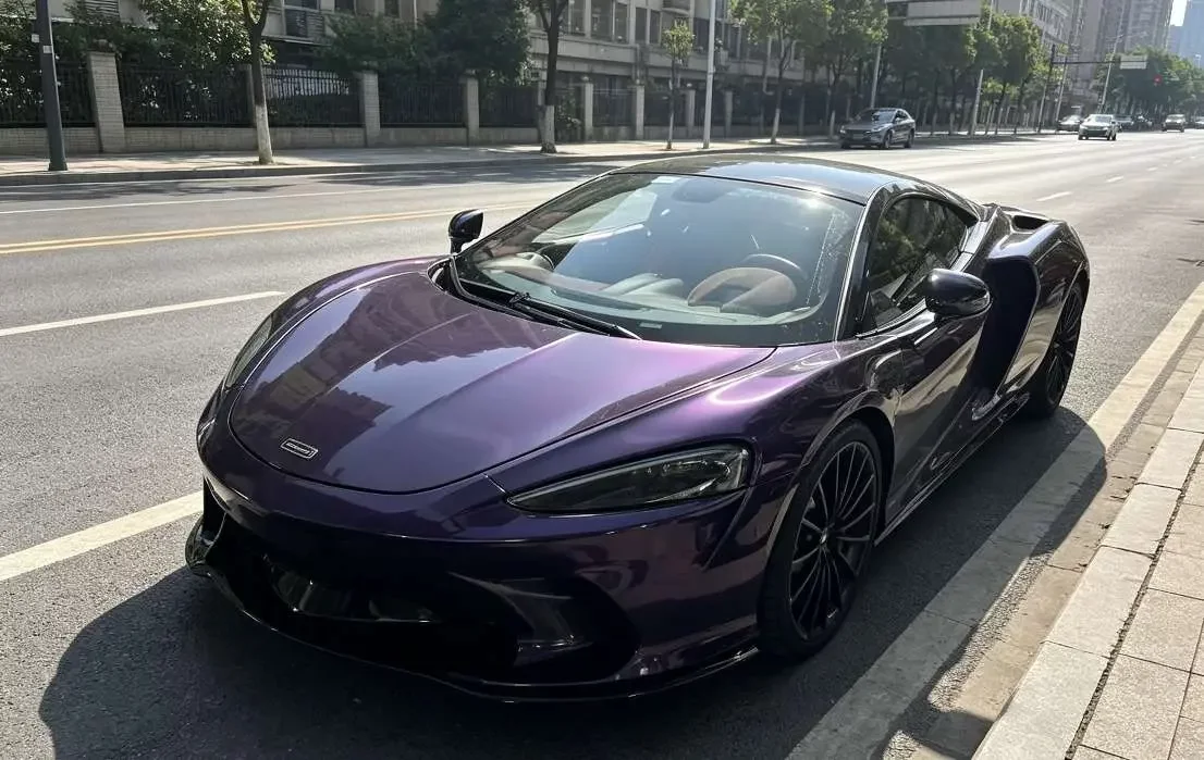 McLaren GT  из Китая