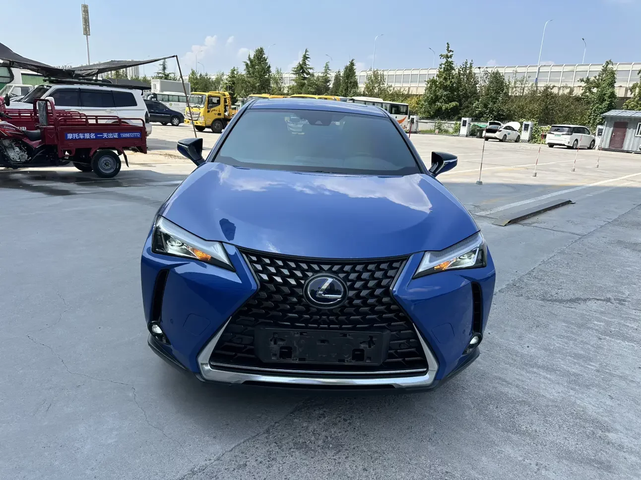 Lexus UX EV  из Китая