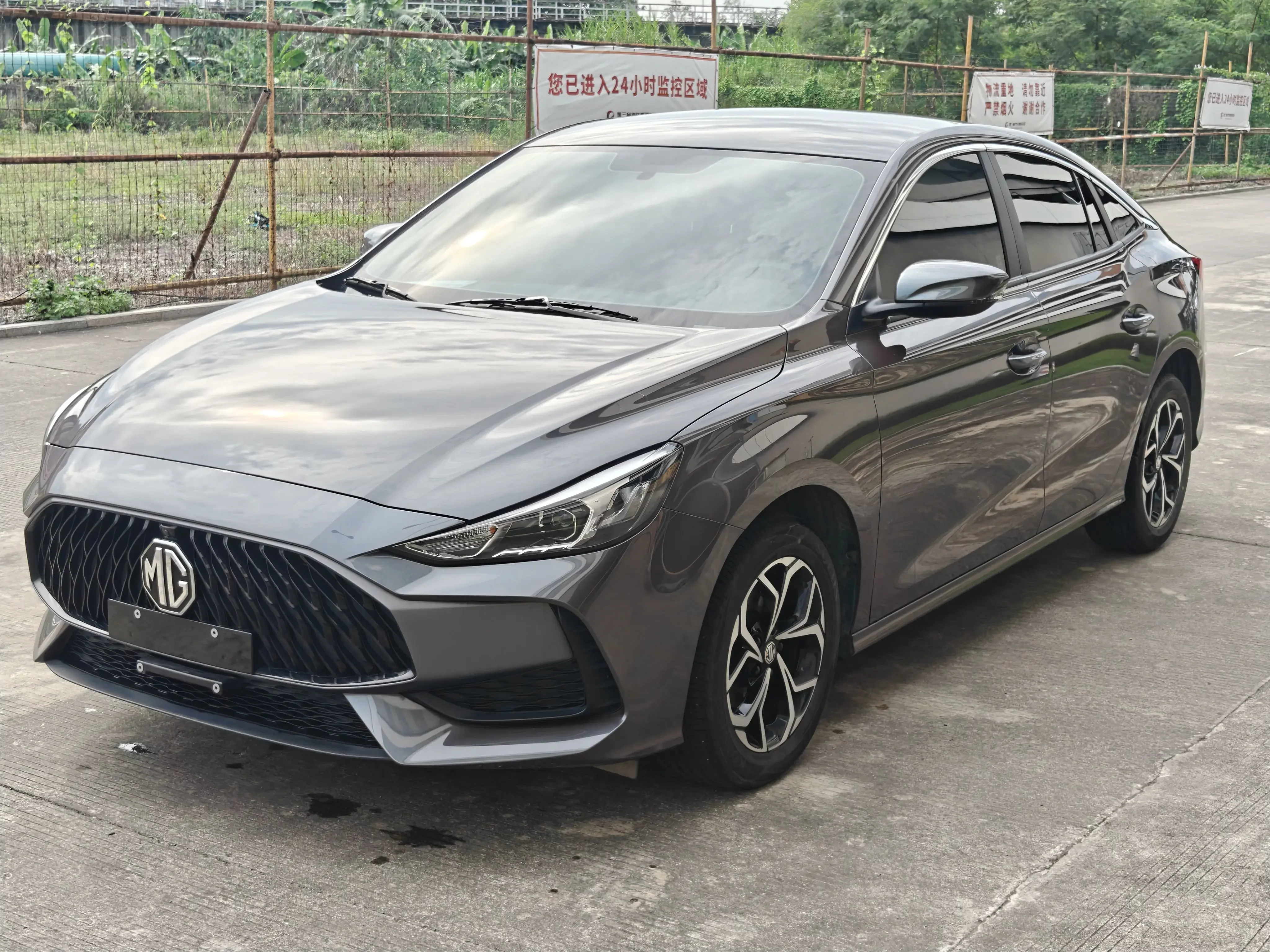 MG 5  из Китая