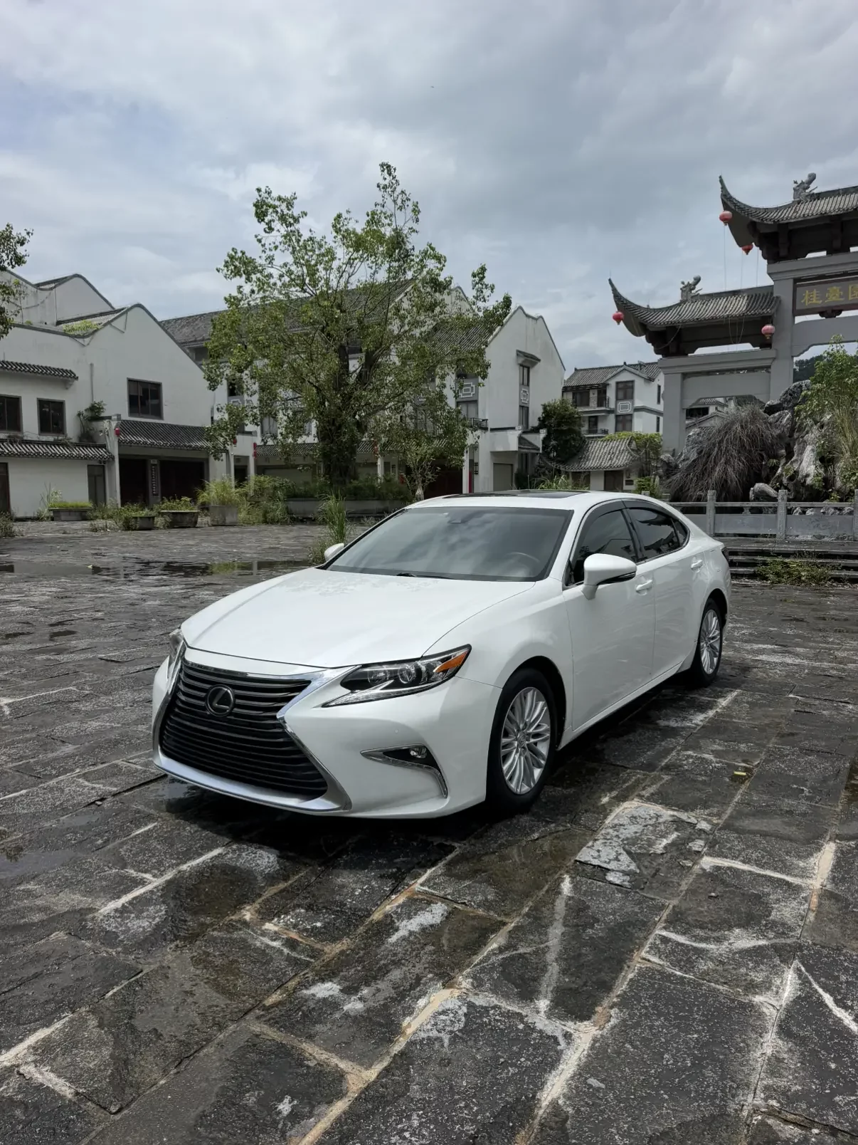 Lexus ES  из Китая