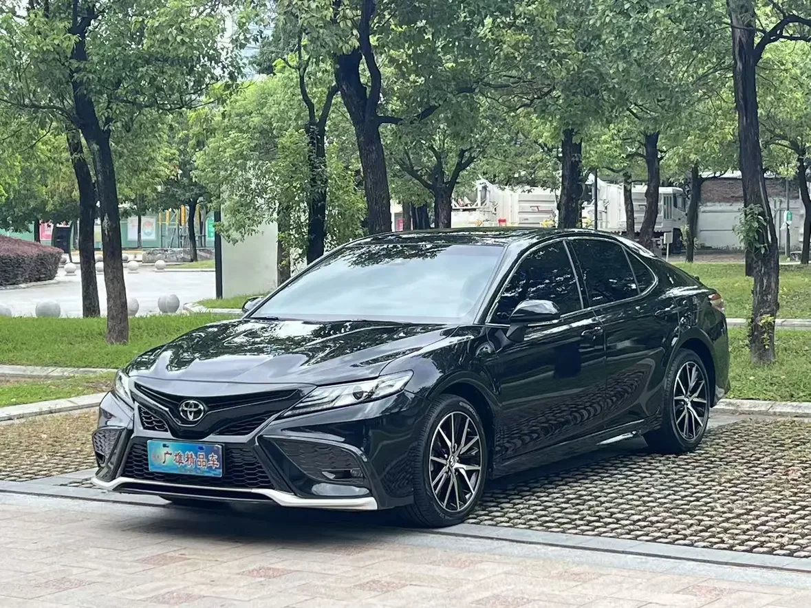 TOYOTA CAMRY