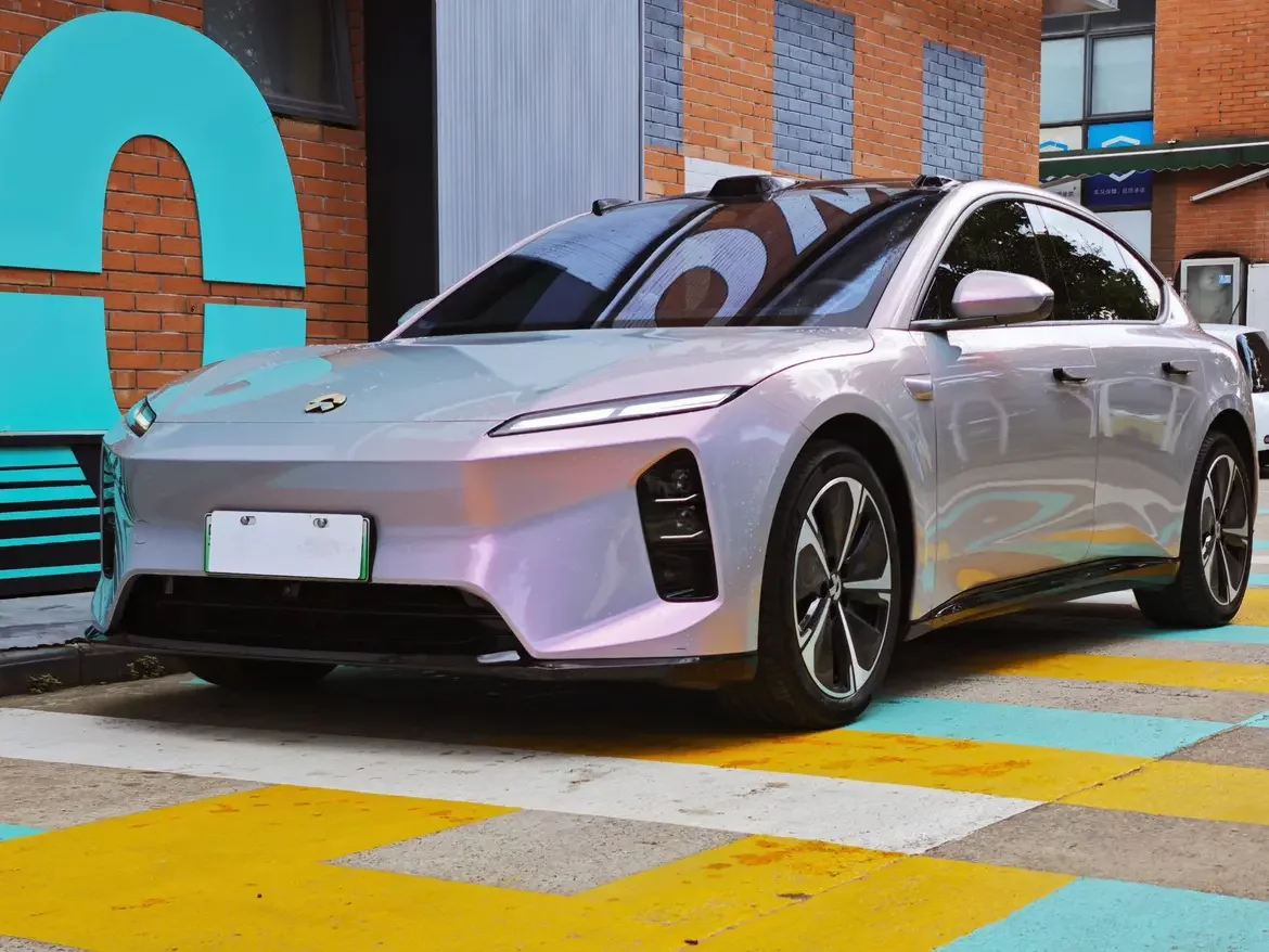 NIO ET5