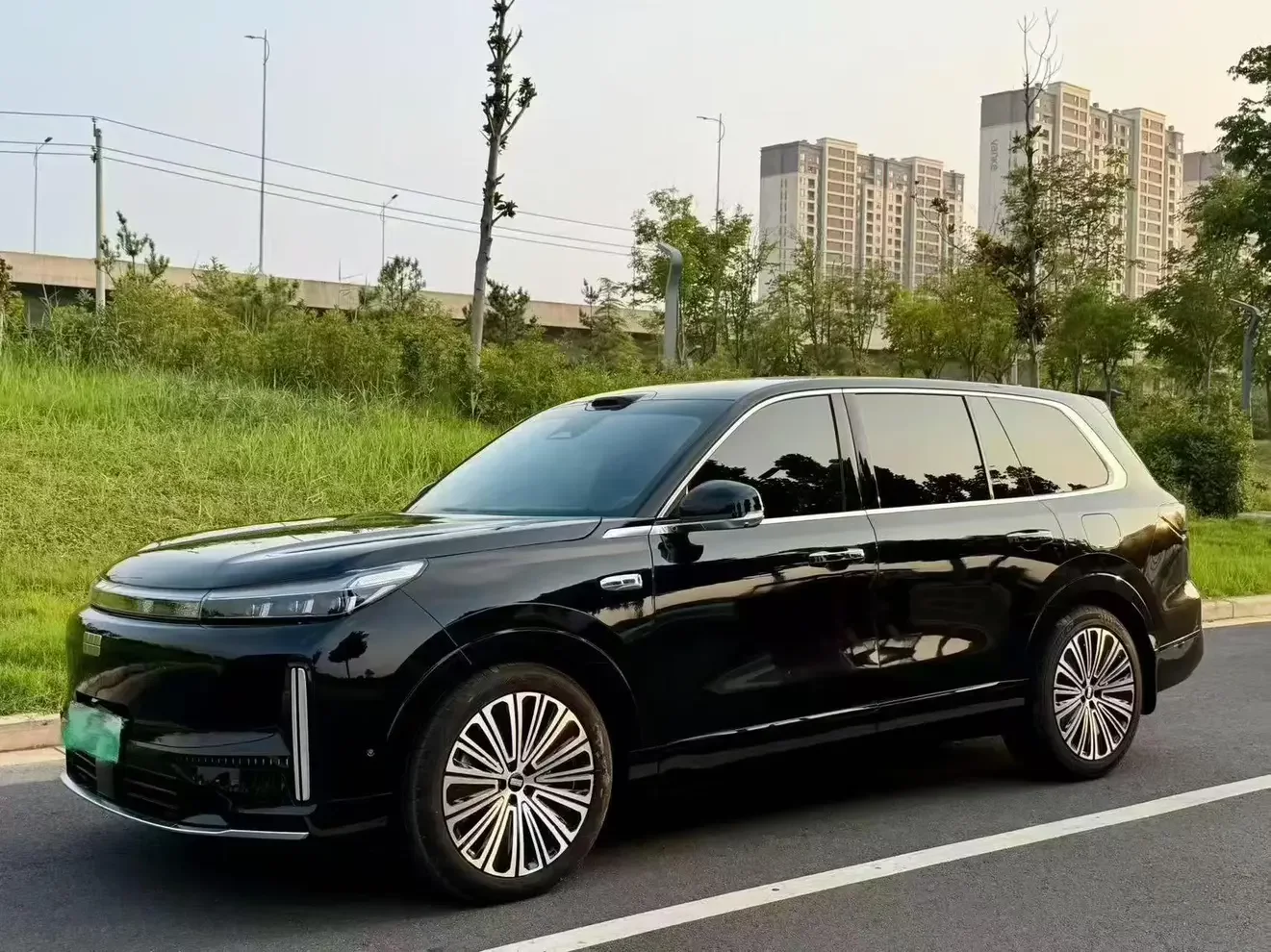 Geely Galaxy M9
