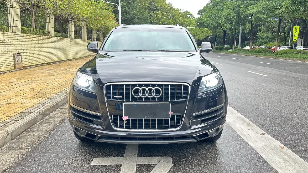 Audi Q7  из Китая