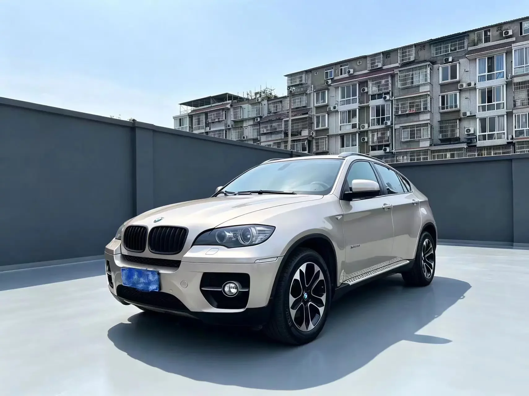 BMW X6  из Китая