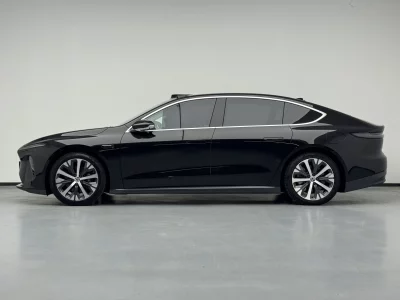 NIO ET7