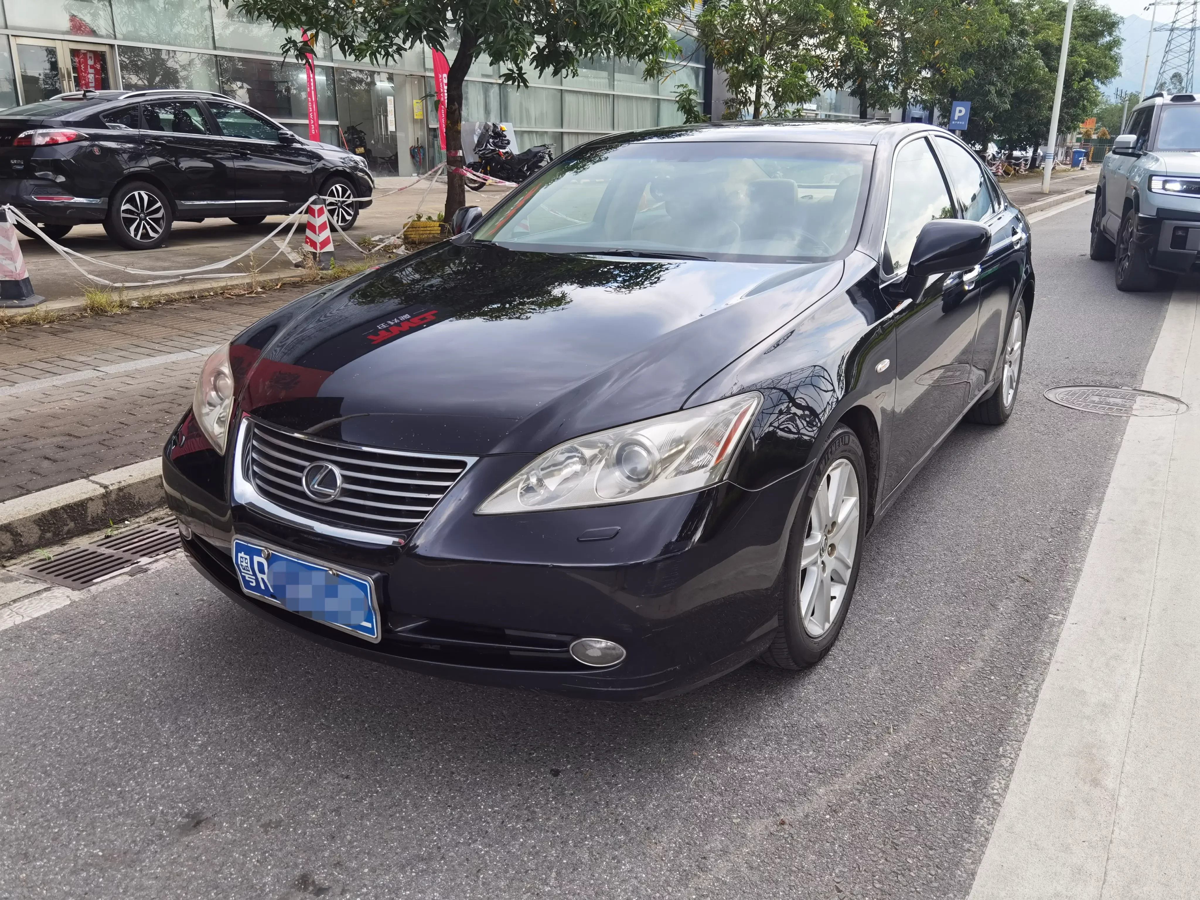 Lexus ES