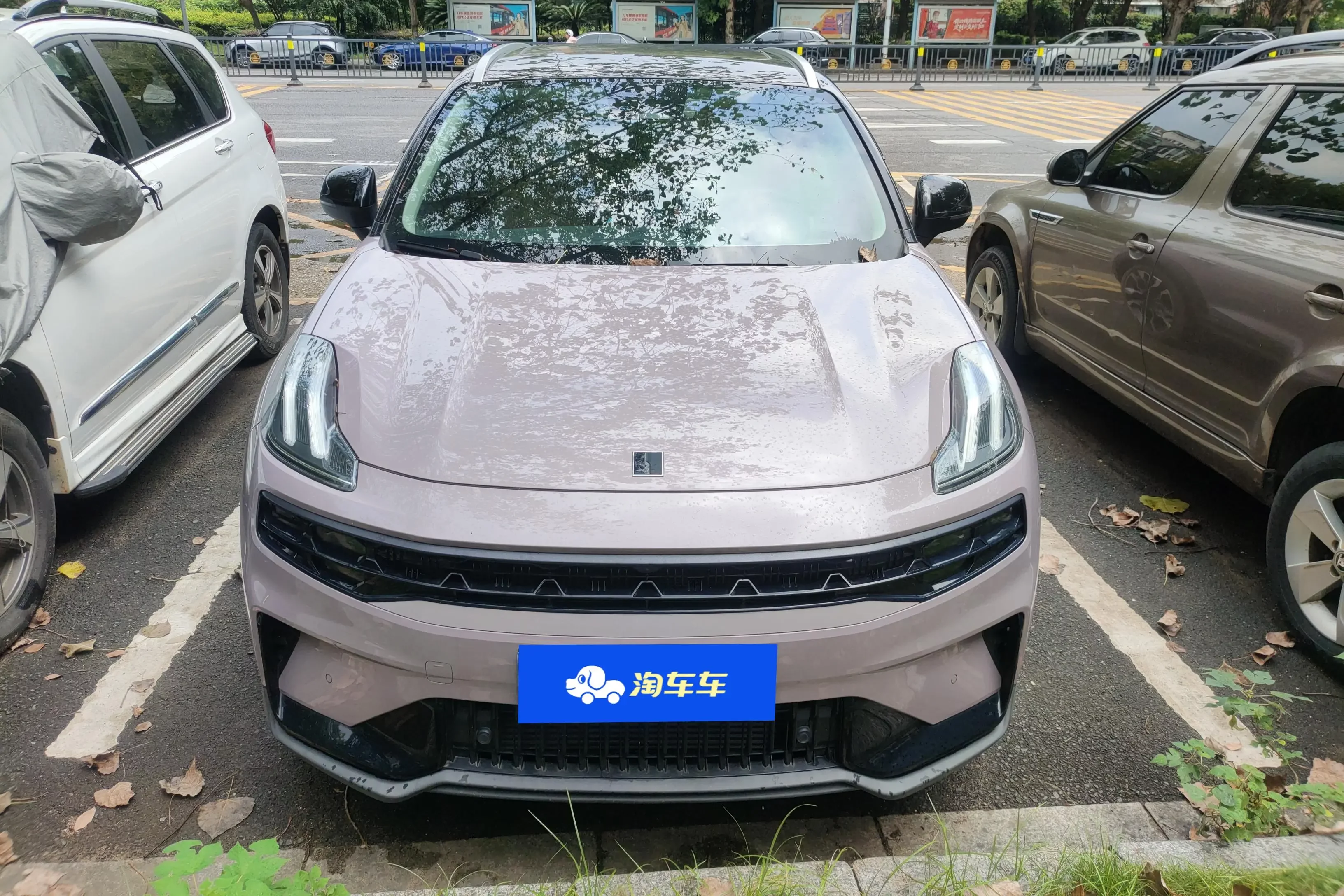 Lynk & Co 06