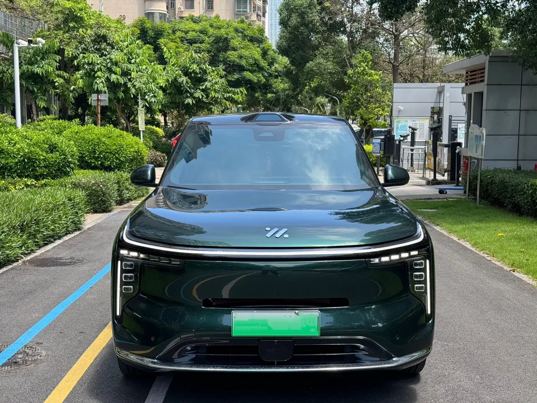 Zhiji LS8  из Китая