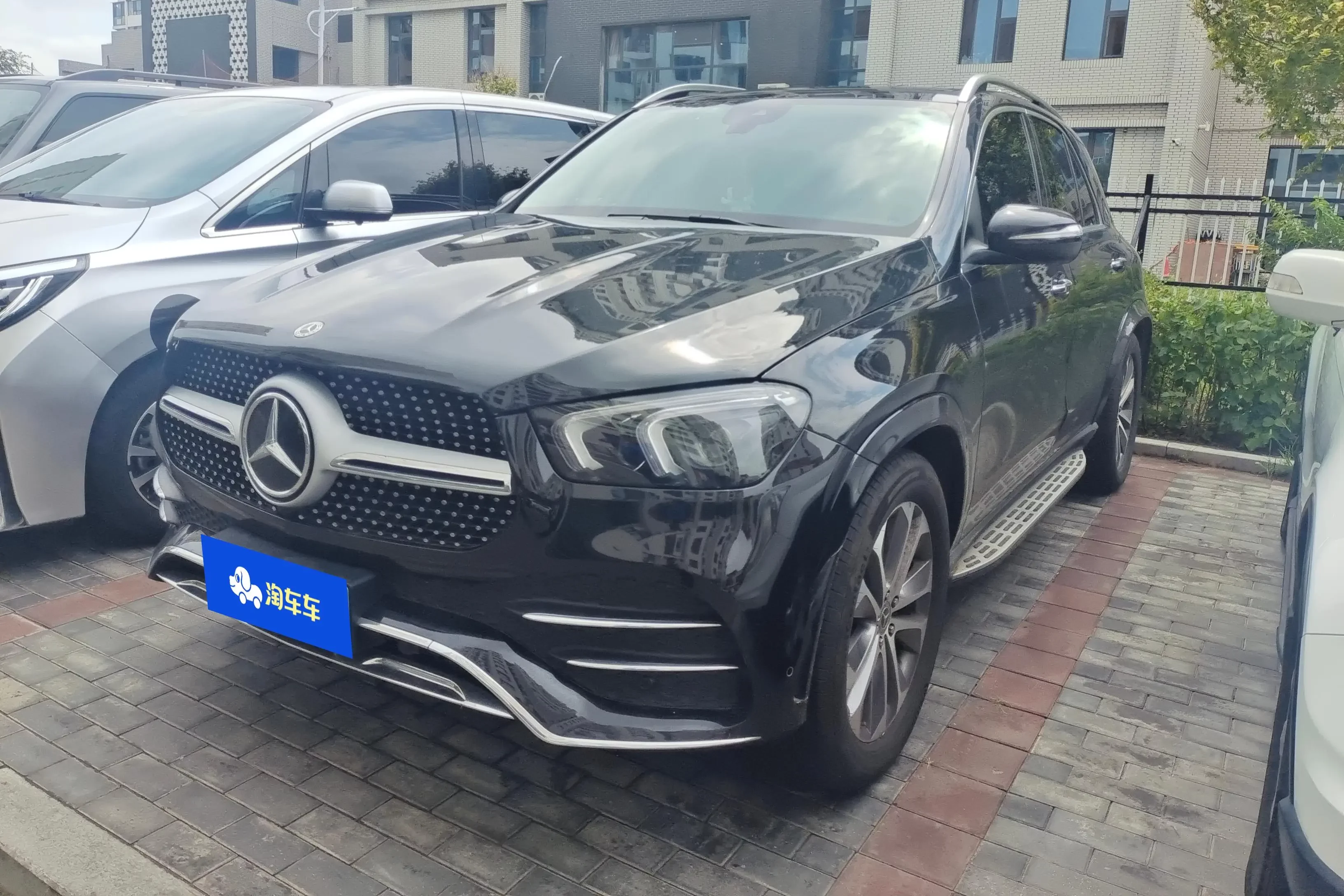 Mercedes-Benz GLE (Imported)