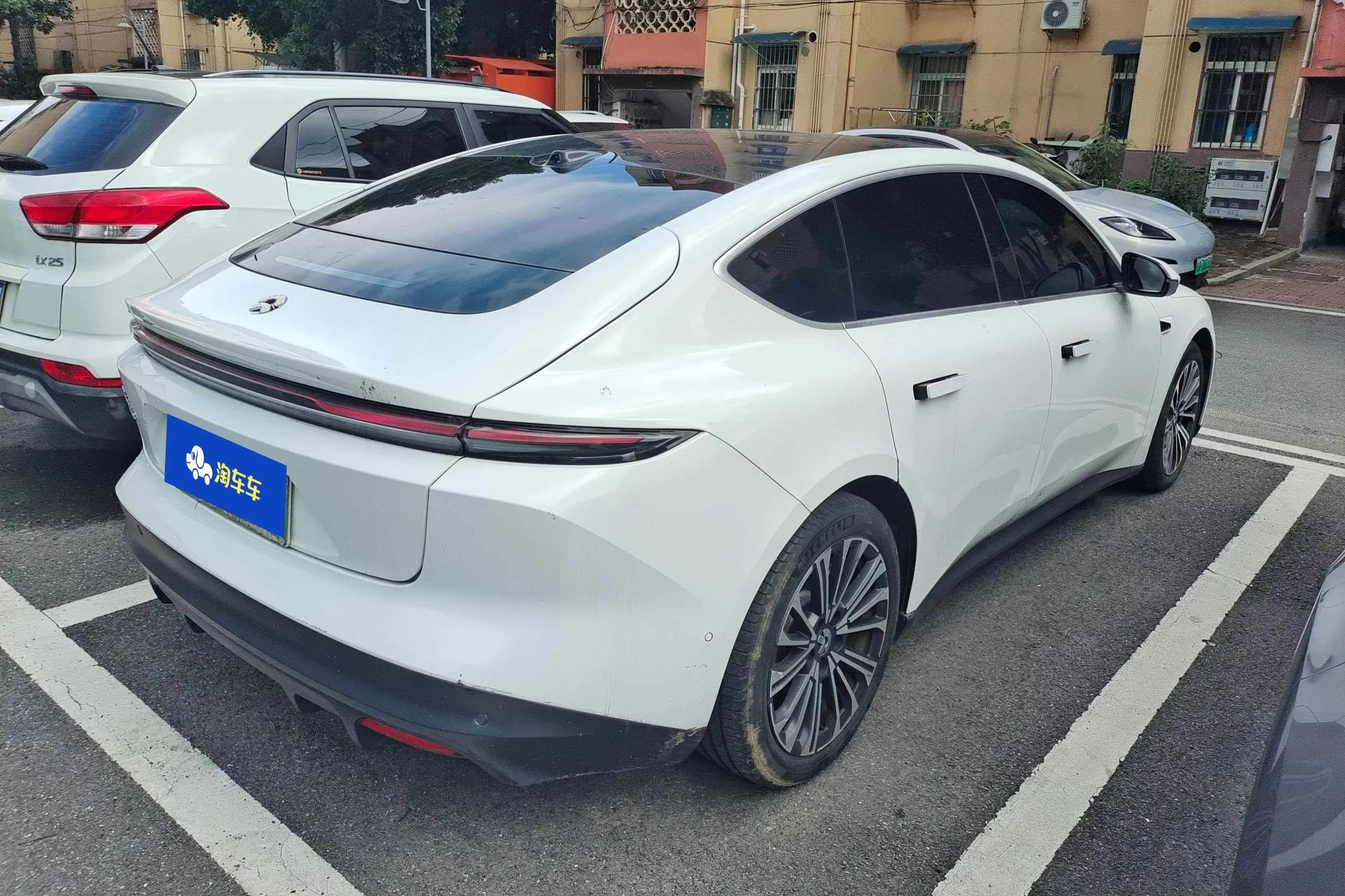 NIO ET5