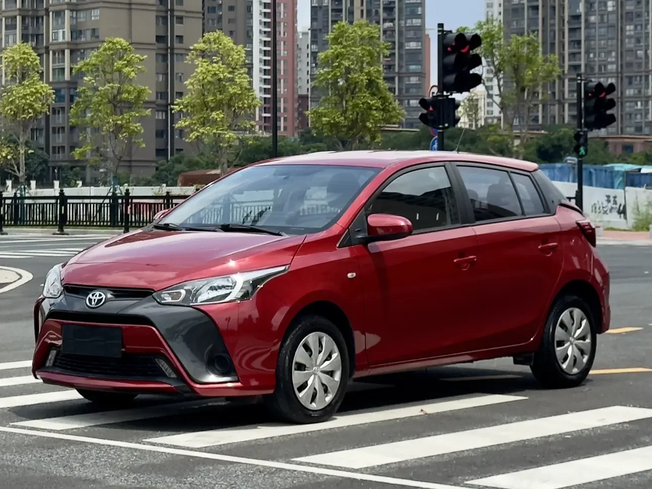 Toyota Yaris L