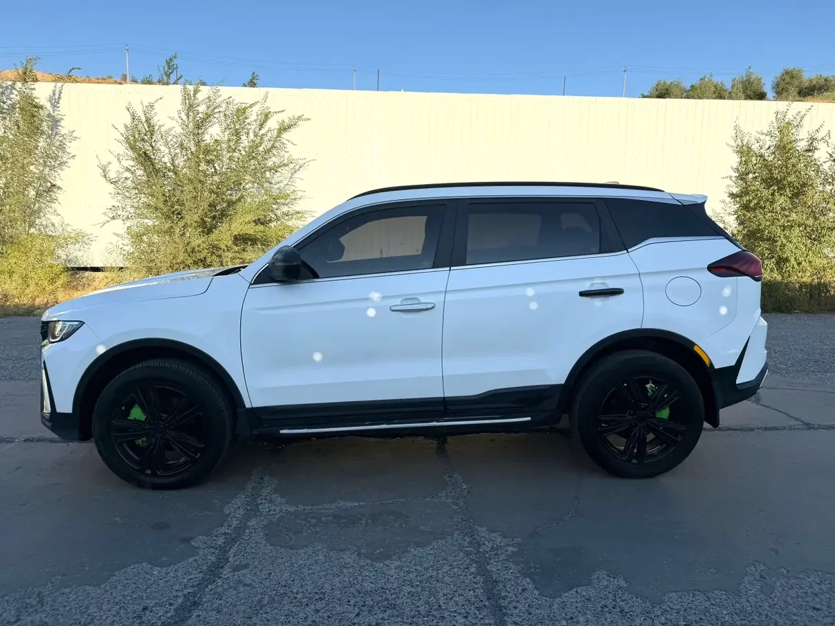 Geely Atlas