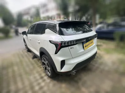 Lynk & Co 06