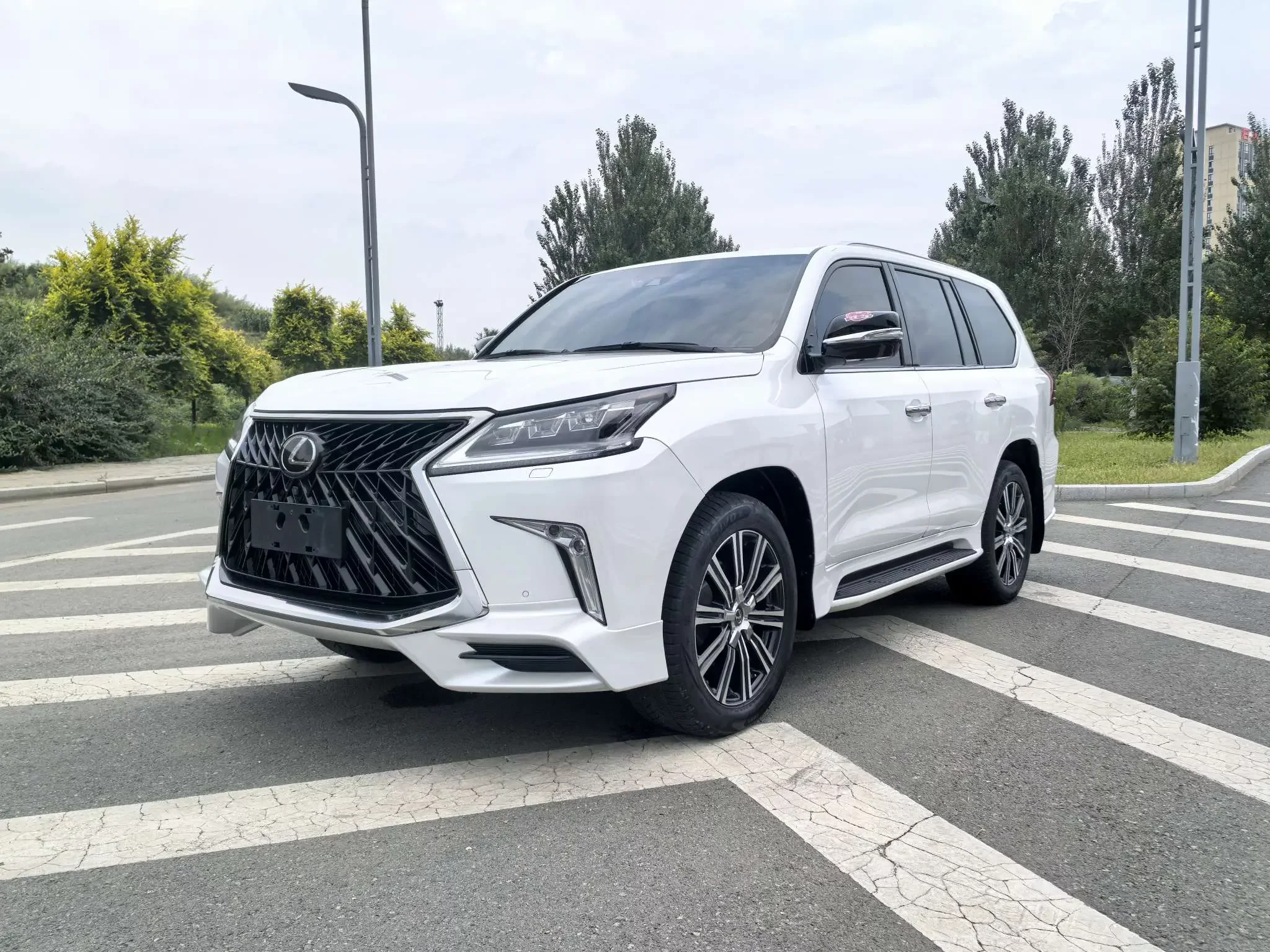Lexus LX  из Китая