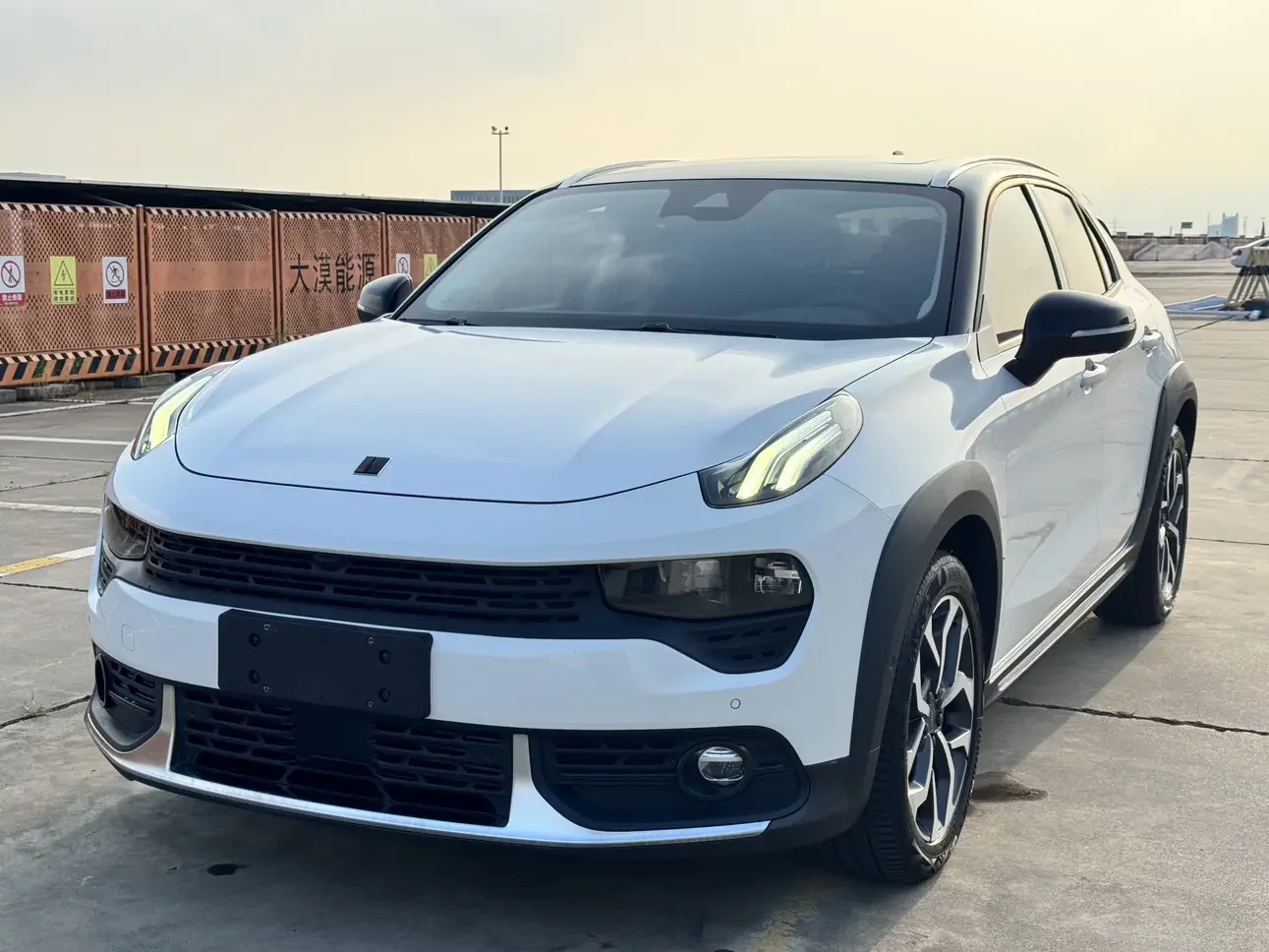 Lynk & Co 02