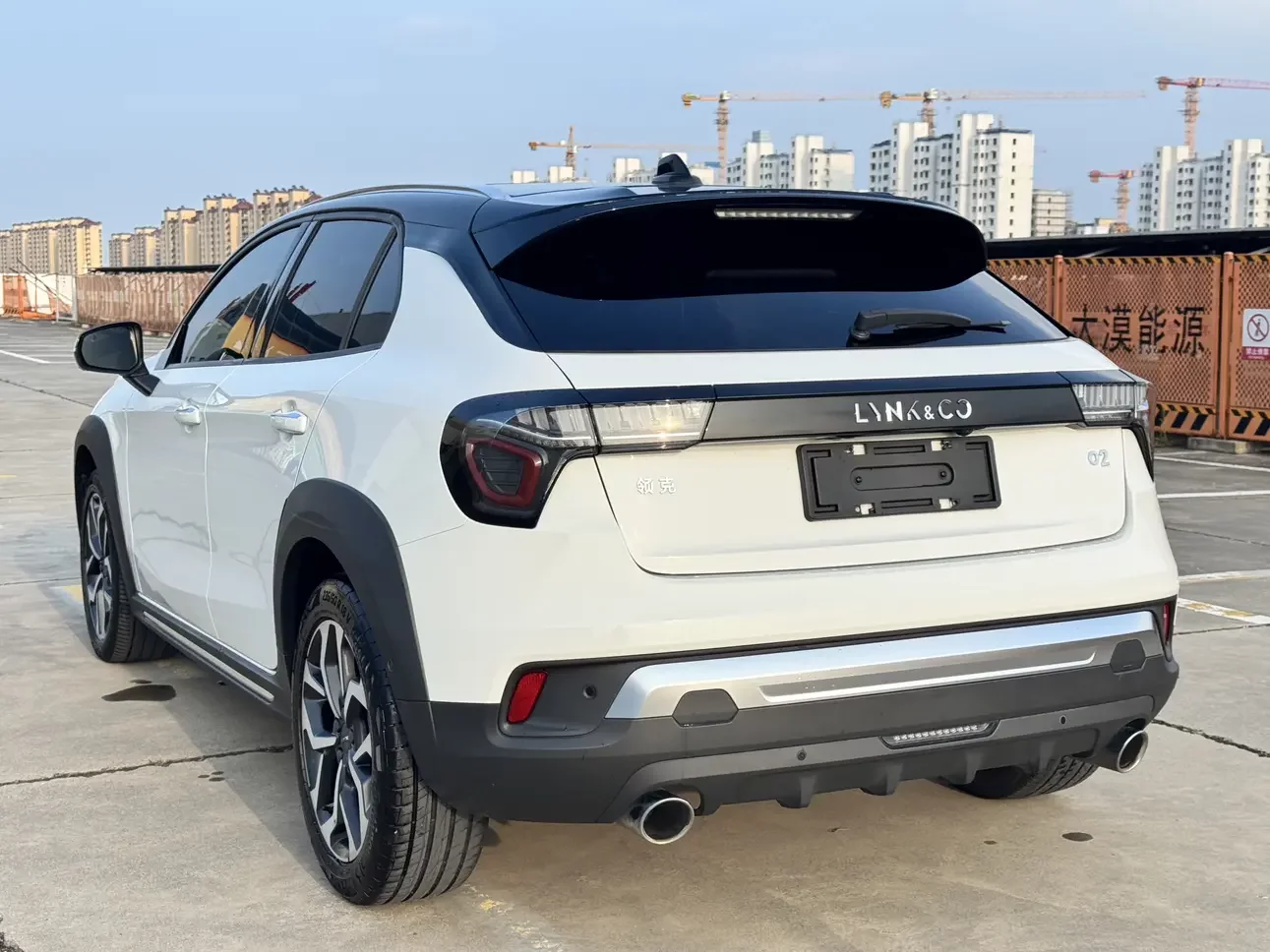 Lynk & Co 02