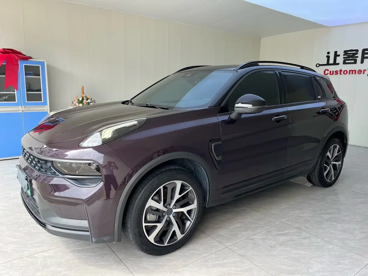 Lynk & Co 01 EM-P