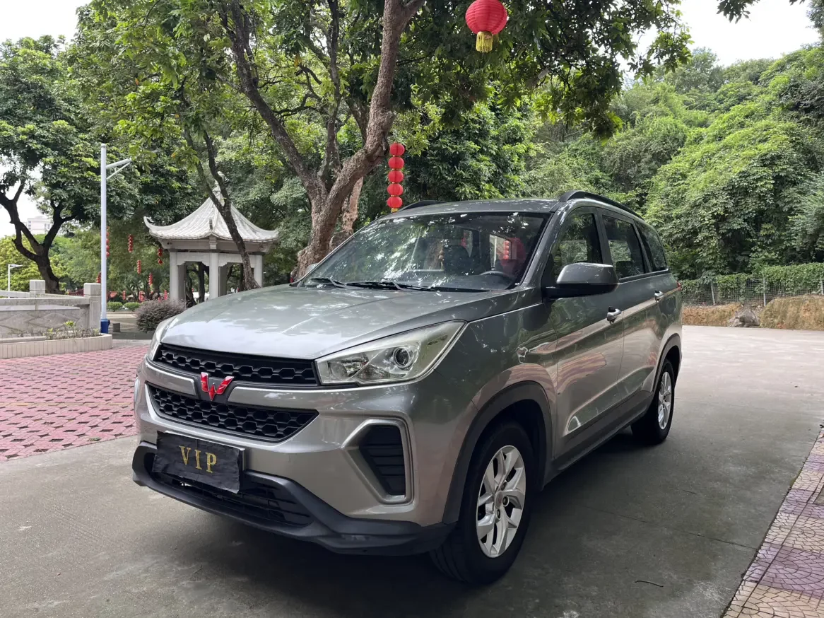 Wuling Hongguang S3  из Китая