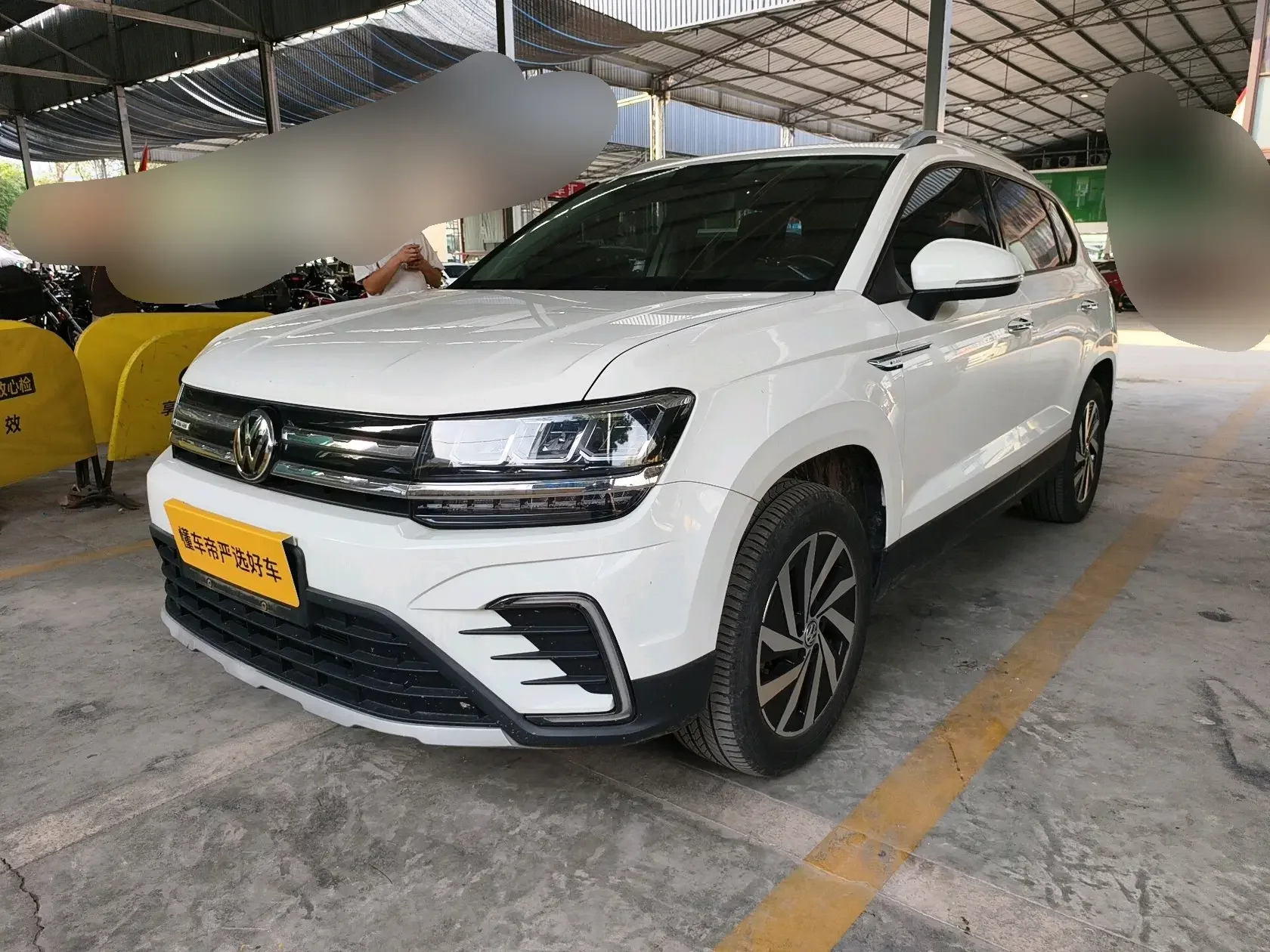 Volkswagen Tharu