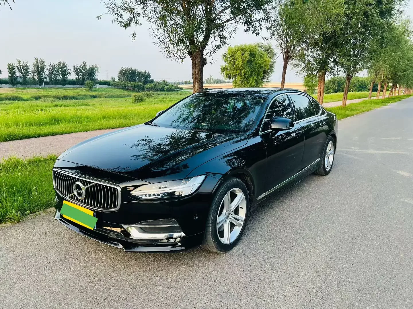 Volvo S90