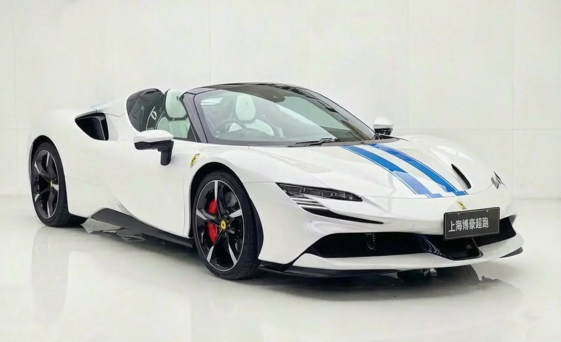 Ferrari SF90  из Китая