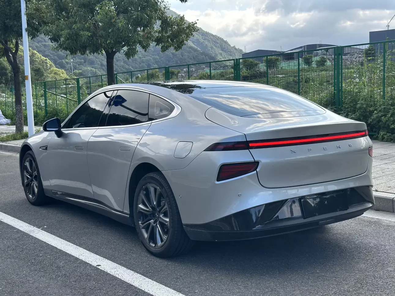 Xpeng P7