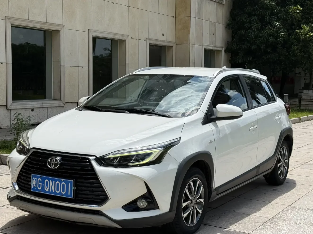 TOYOTA YARIS L