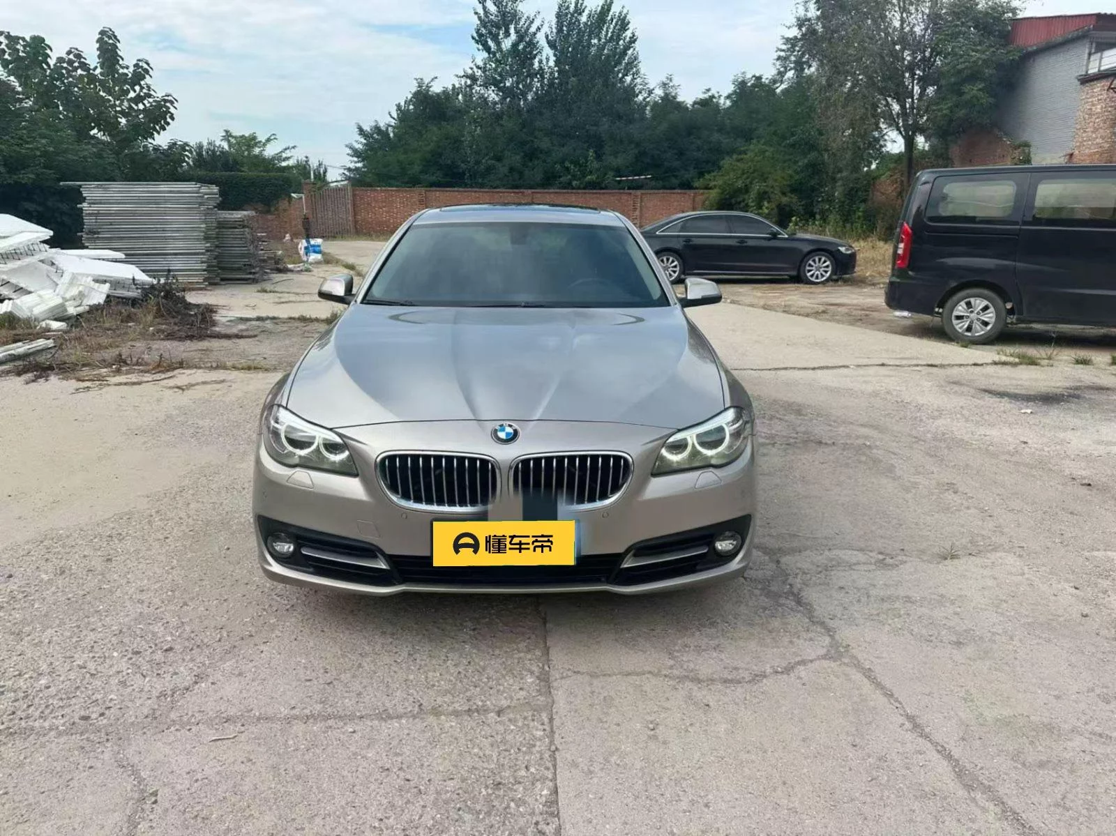 BMW 5 Series  из Китая