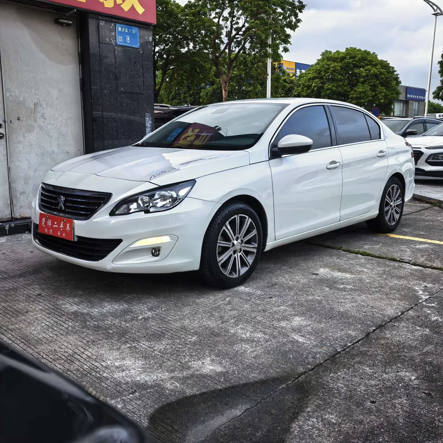 Peugeot 408