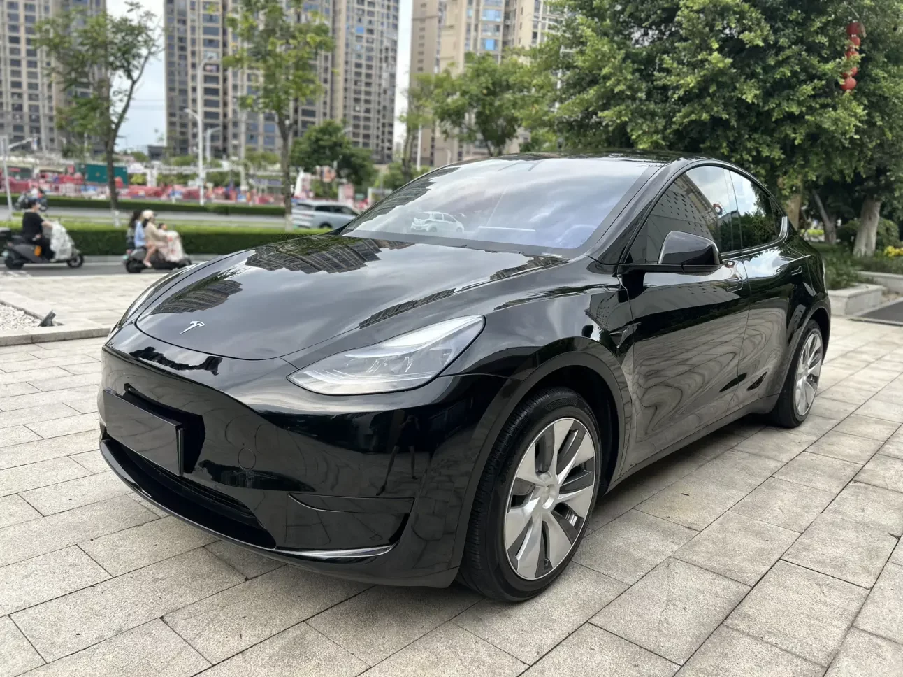 TESLA MODEL Y