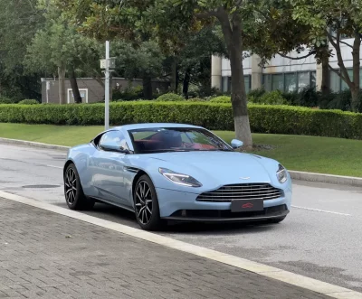 Aston Martin DB11