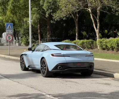 Aston Martin DB11