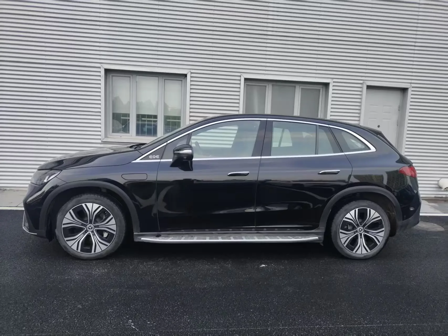 Mercedes-Benz EQE SUV