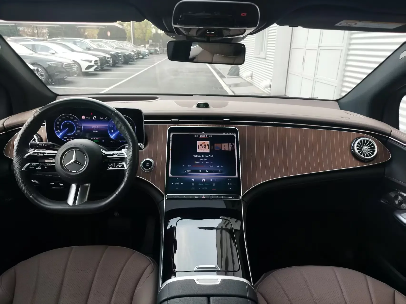 Mercedes-Benz EQE SUV