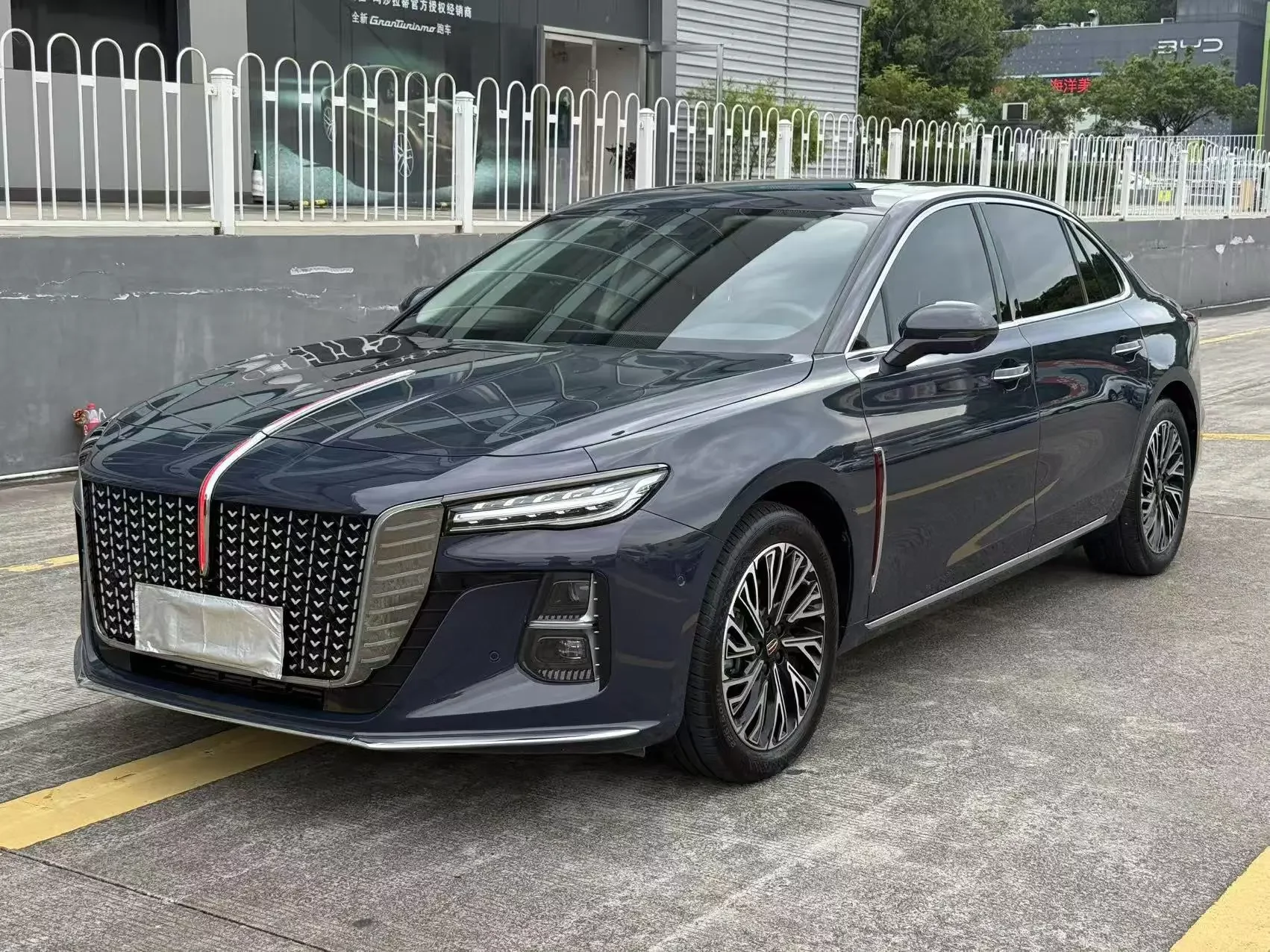 Hongqi H5