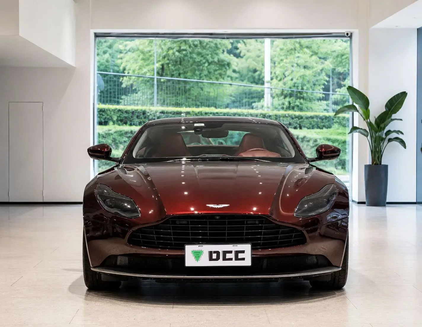 Aston Martin DB11  из Китая