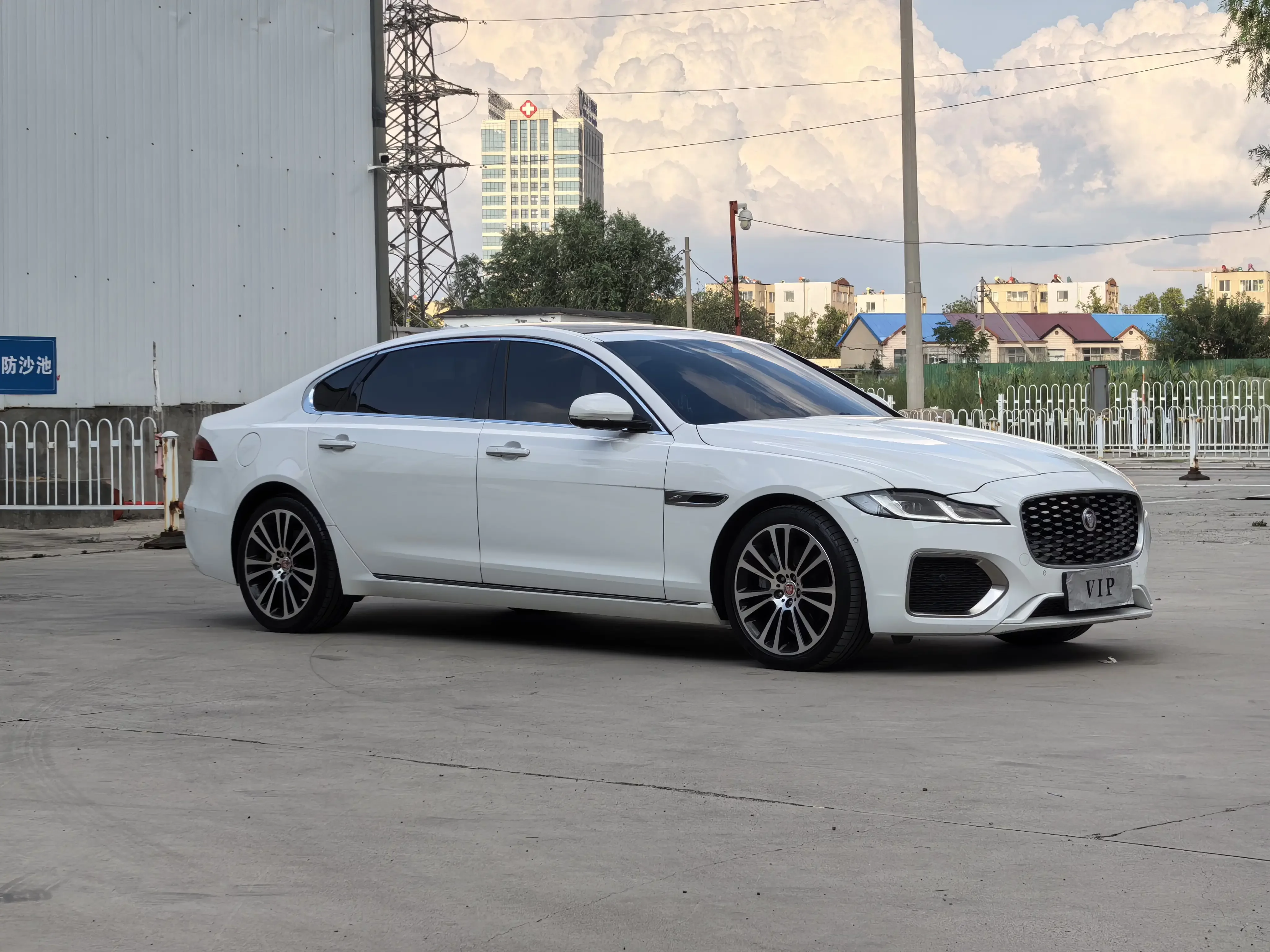 Jaguar XFL