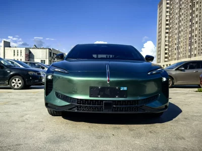 Hongqi EH7